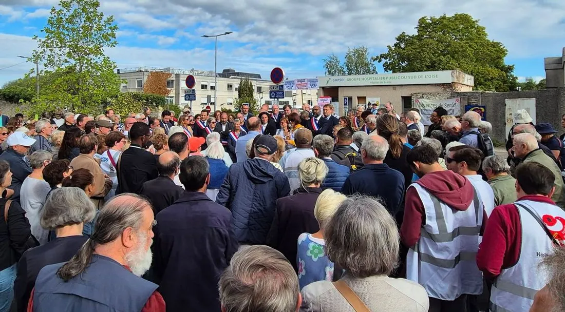 Rassemblement pour les urgences de l'hôpital de Senlis