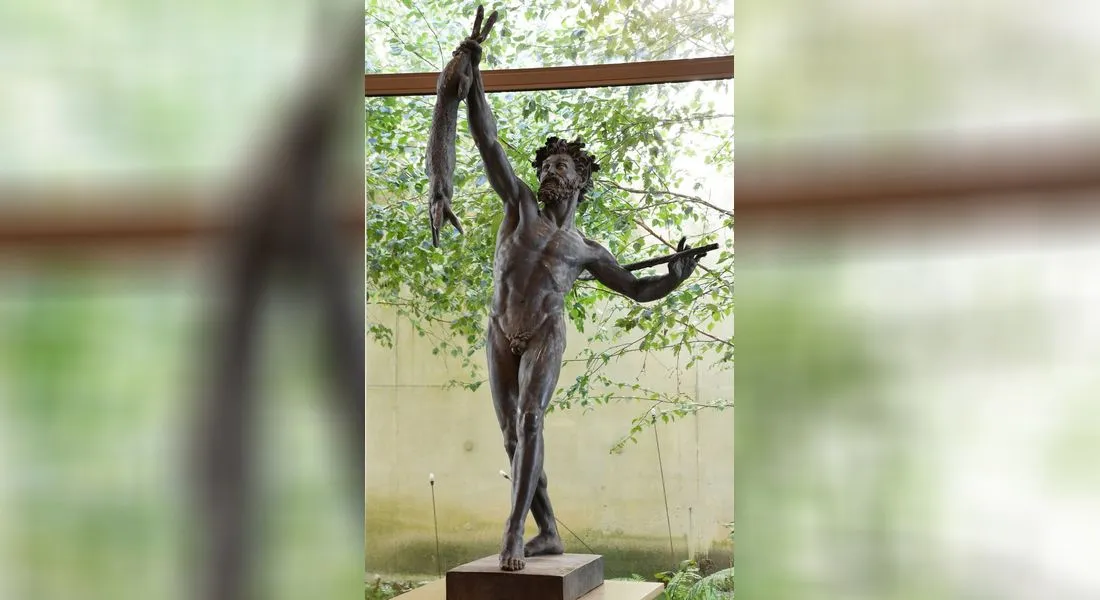  Faune chasseur dans l’allégresse
