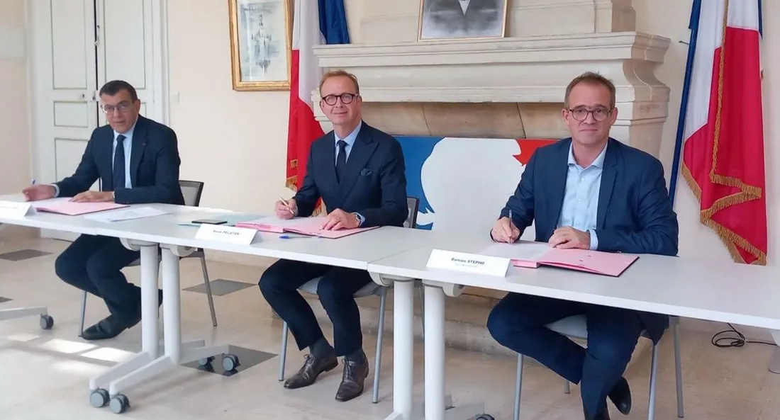 Convention signée entre Dreux et Vernouillet