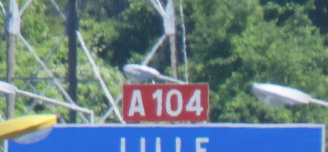 Panneau autoroute A104