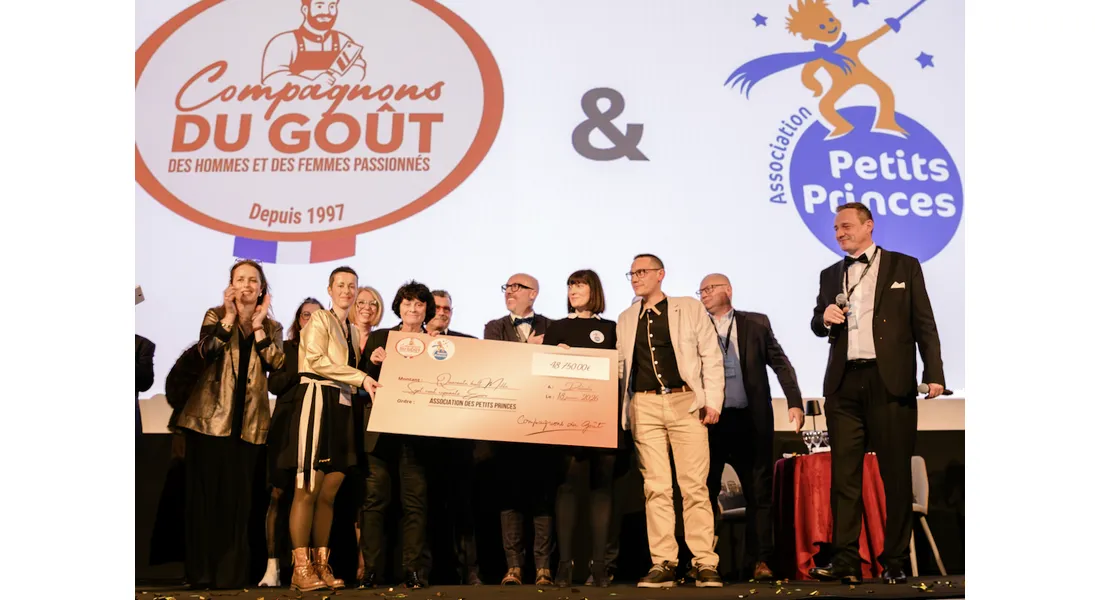 Remise de chèque des Compagnons du goût aux Petits Princes