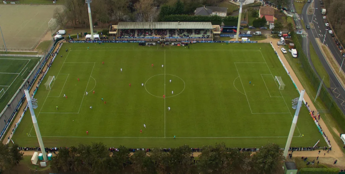 Stade Léo Lagrange de Sainte-Geneviève-des-Bois