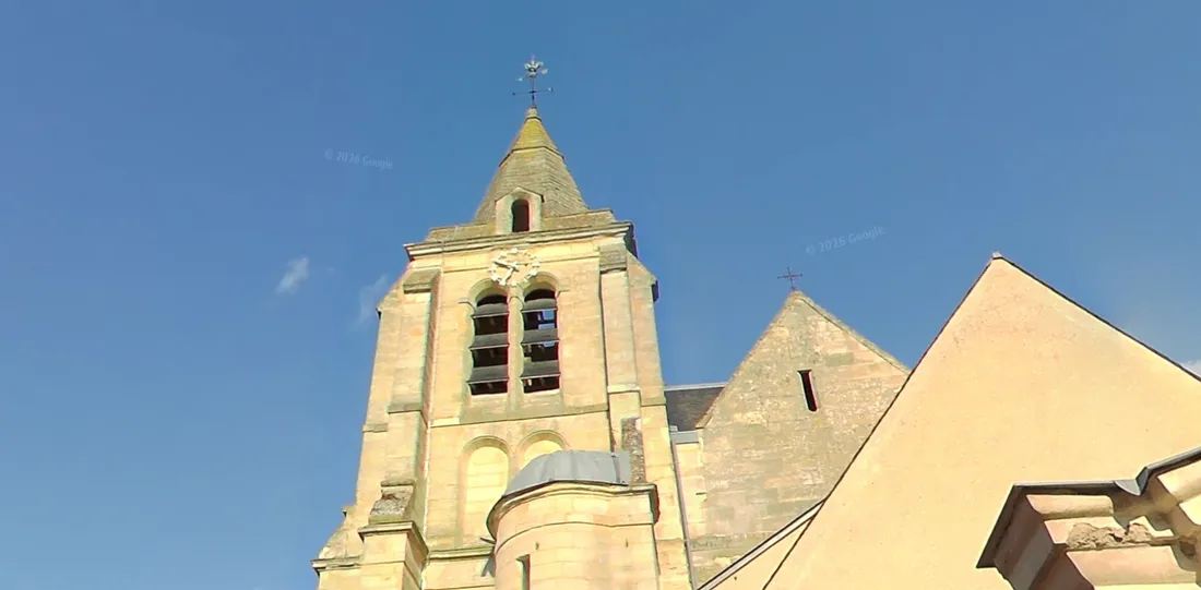 Clocher de l'église Saint-Vincent au Mesnil-le-Roi