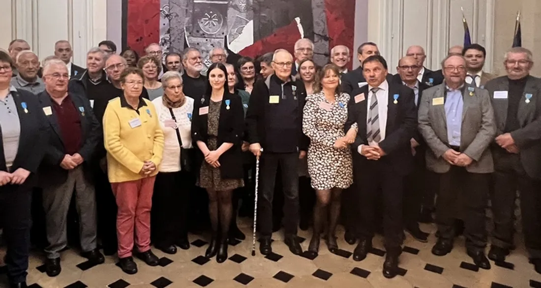 Remise de médailles aux bénévoles