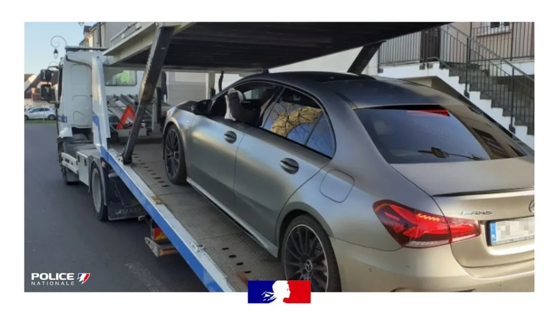Bolide confisqué par la police