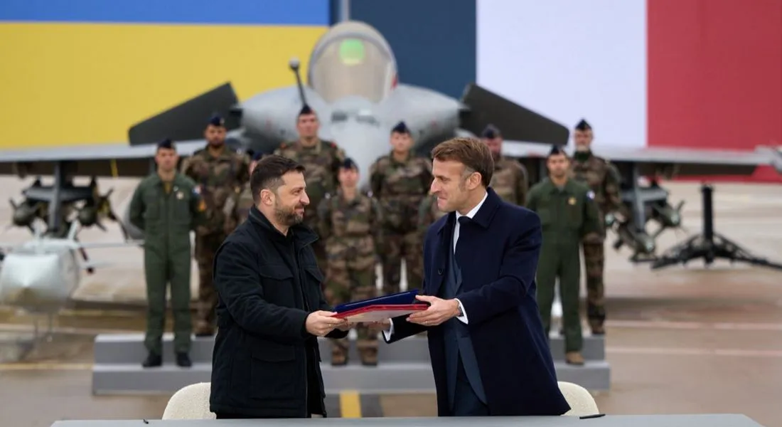 Emmanuel Macron et Volodymyr Zelensky 