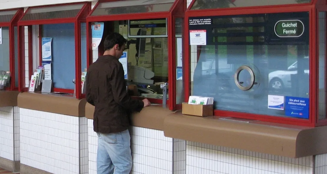Guichet de gare