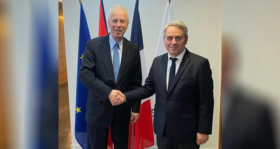 L'ambassadeur du Canada Stéphane Dion et Xavier Bertrand