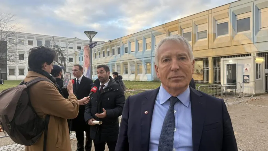 Philippe Ballard avec Julien Odul et Laurent Jacobelli sur le campus de Sorbonne Paris Nord