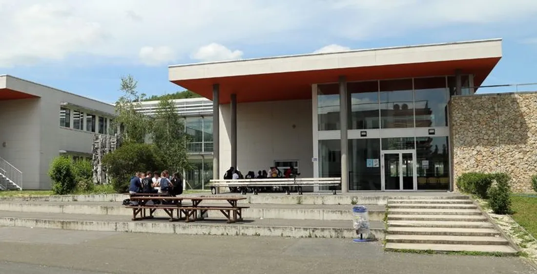 Lycée Henri-Poincaré à Palaiseau
