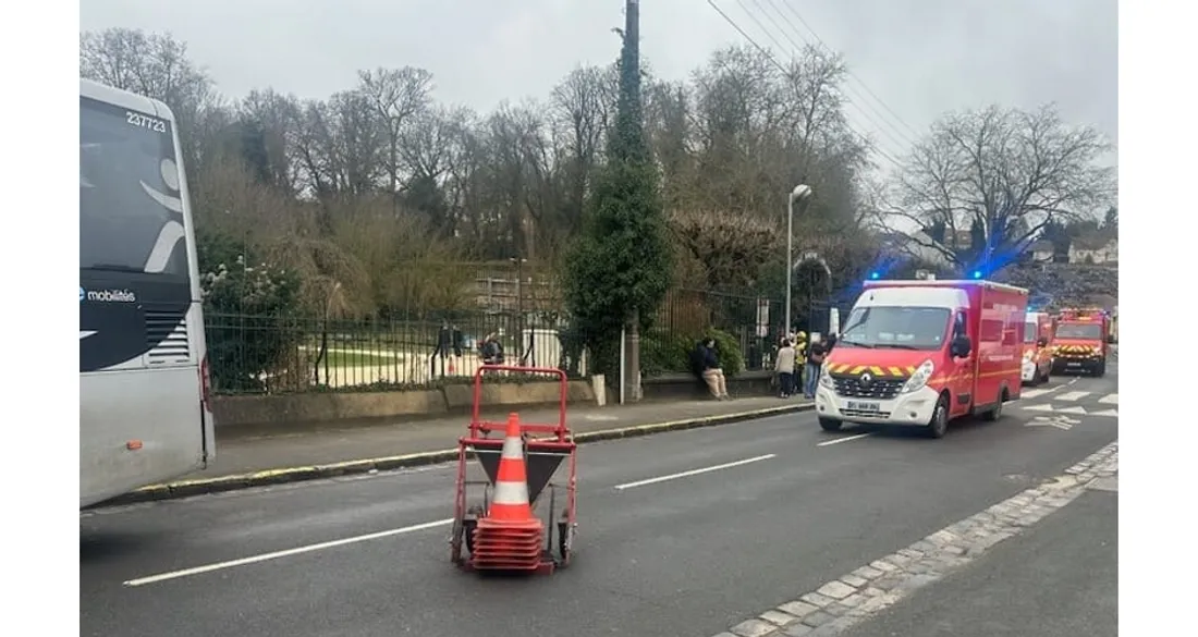 Accident entre trois bus