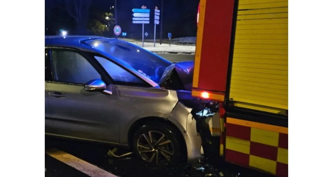 Véhicule des pompiers percuté