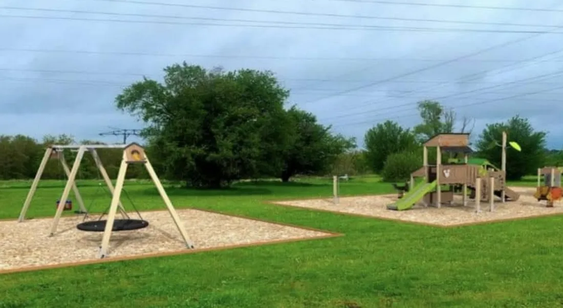 Nouvelle aire de jeux à Porcheville