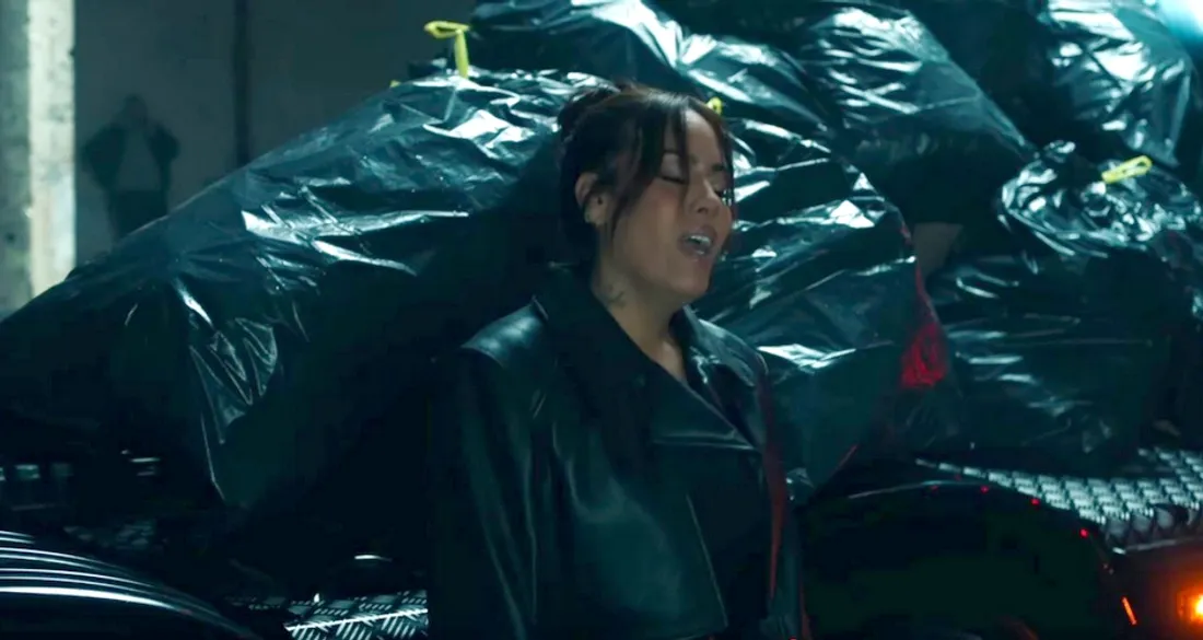 Amel Bent dans "Décharge mentale"