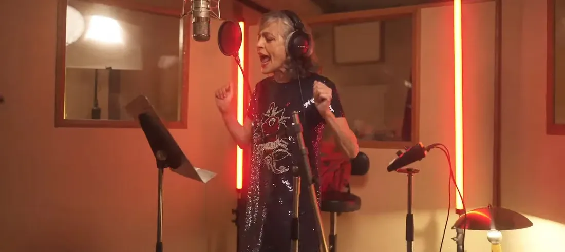 Lio interprète "Banana Safe"