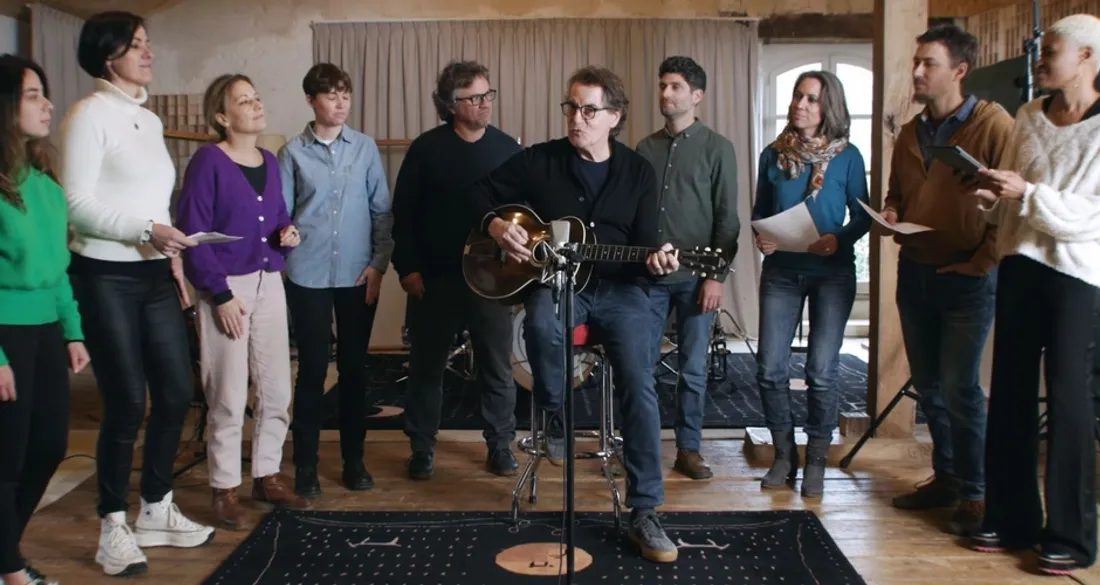 Francis Cabrel et les chanteurs dans "Un gramme de terre"