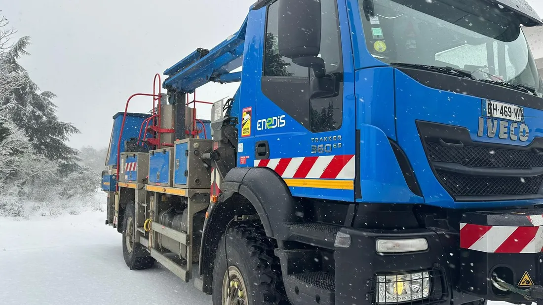 Camion d'Enedis lors d'une intervention