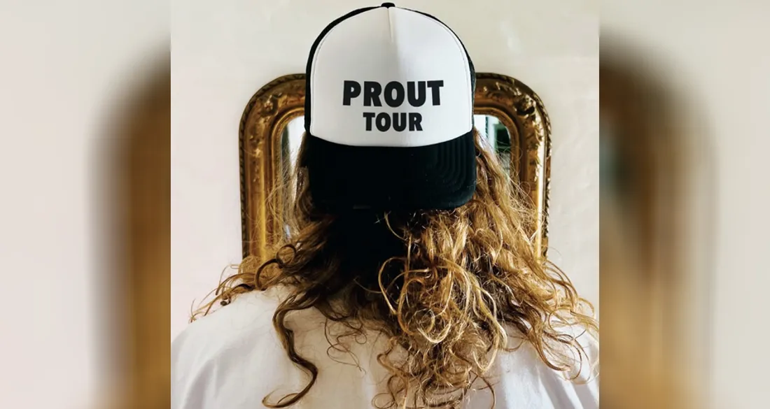 Julien Doré et sa casquette "Prout Tour"