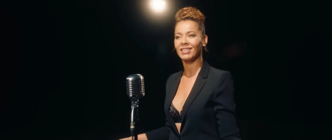 Chimène Badi reprend "Non, je ne regrette rien" d'Edith Piaf