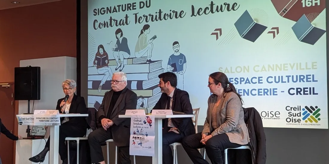 Signature du contrat territoire lecture