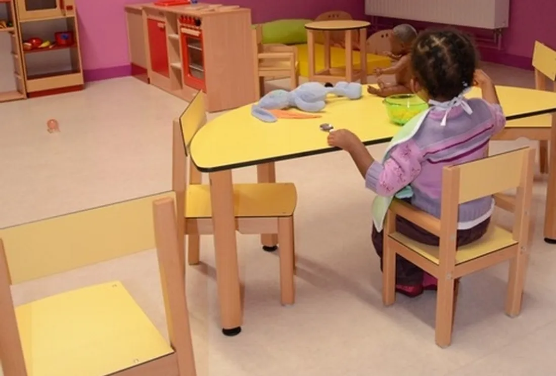 Enfant dans une crèche