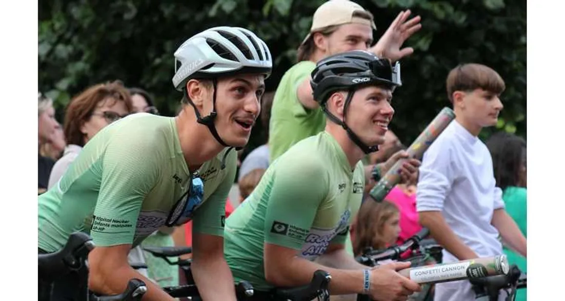 Les deux cyclistes qui ont roulé pour la bonne cause