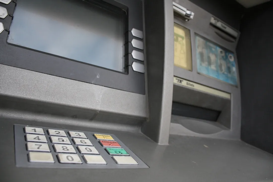 Distributeur à billet