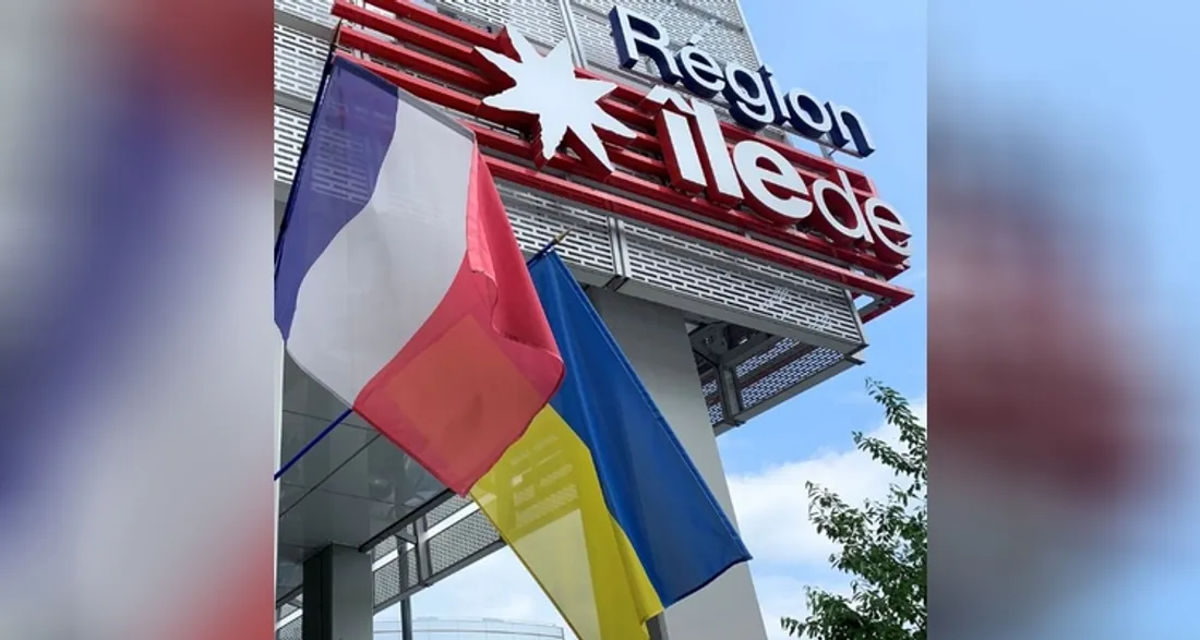 Drapeaux français et ukrainien