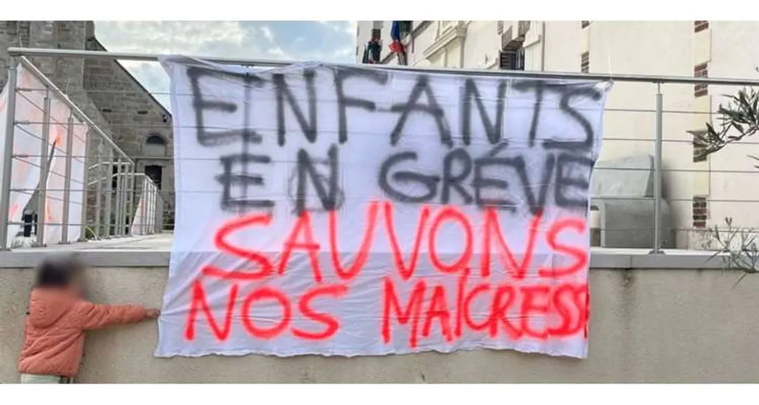 Action contre la fermeture de l'école de L'Aubetin