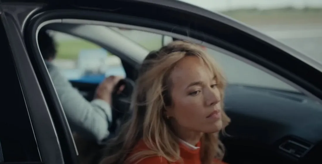 Elodie Fontan dans le clip de "T'en aller"