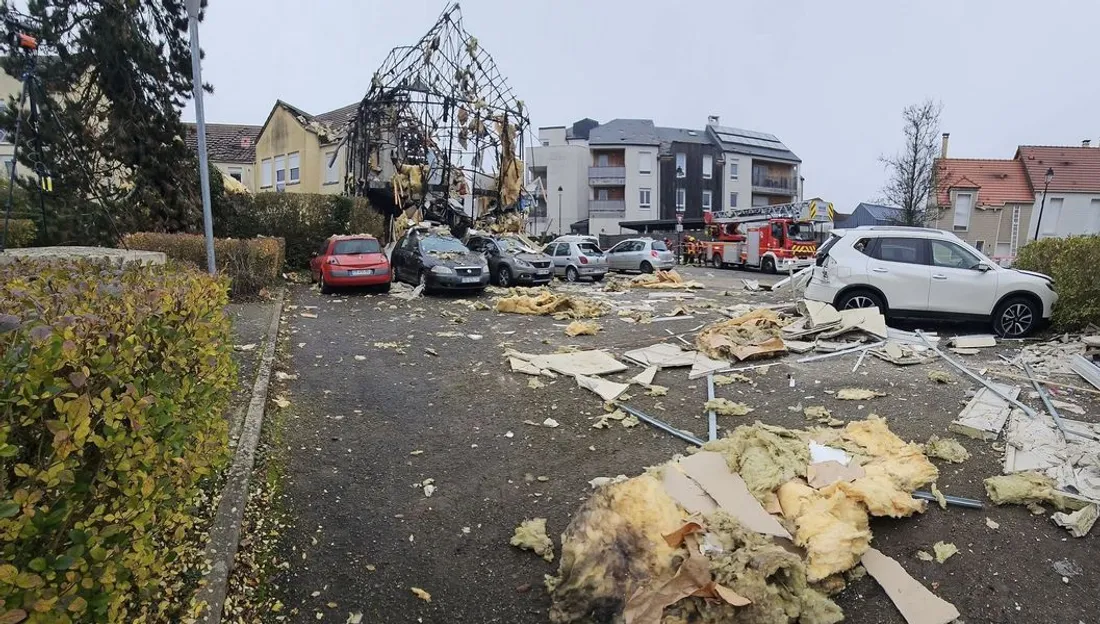 Explosion à Magny-lès-Hameaux
