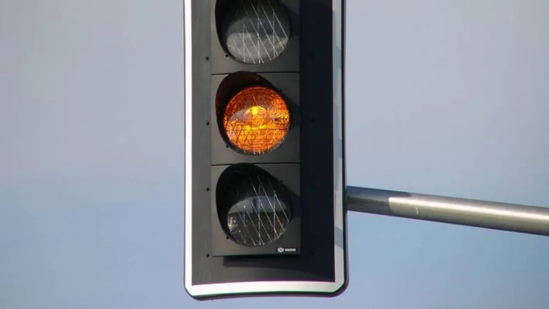Feu de signalisation orange