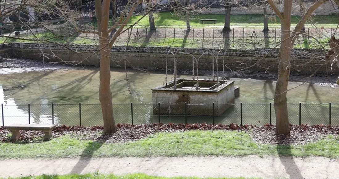 Bassin du parc de la mairie