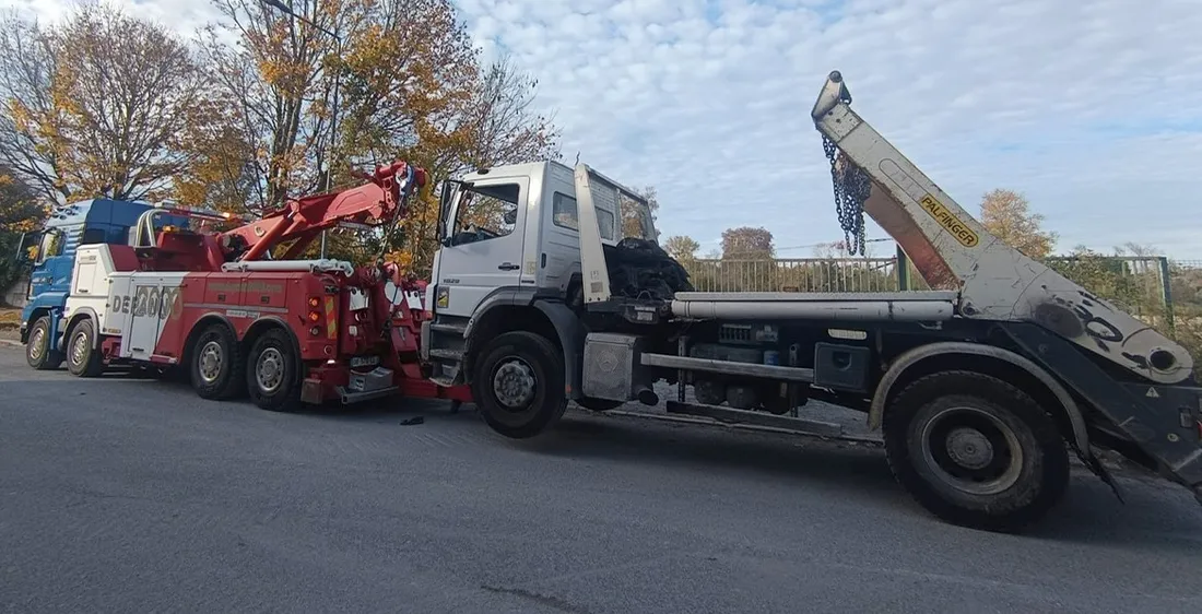 Poids-lourd immobilisé à Saint-Thibault-des-Vignes
