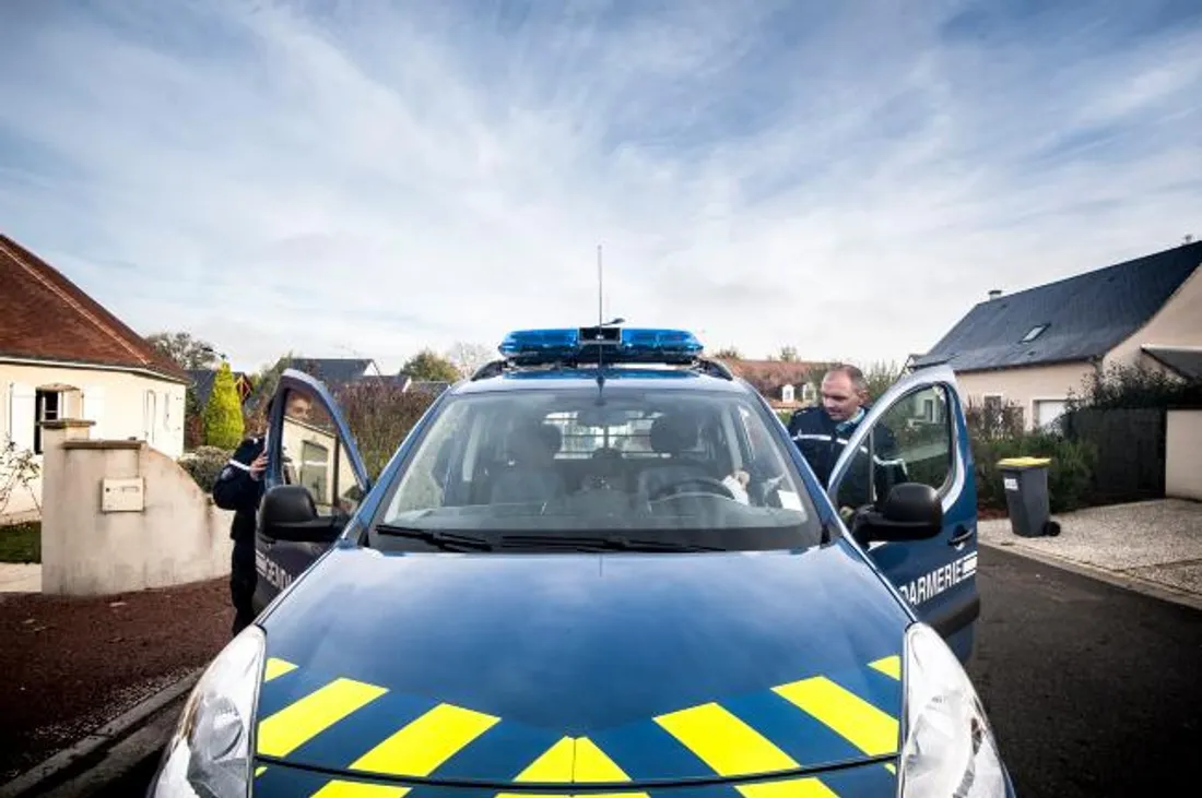 Voiture de gendarmerie
