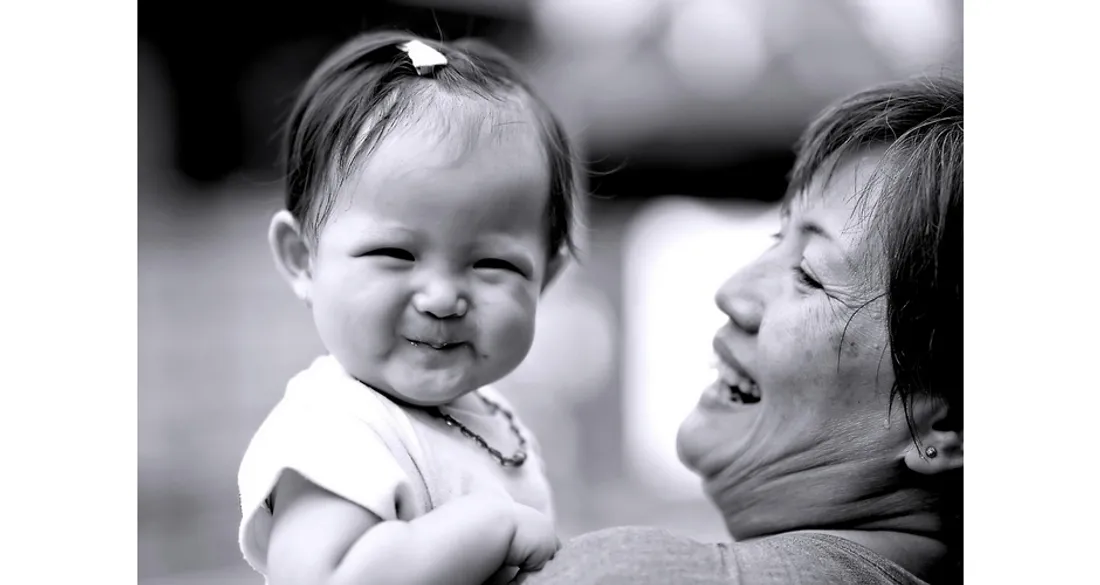 Grand-mère et sa petite fille