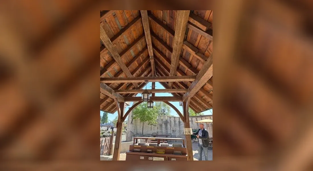 Halle en bois du Parc Astérix