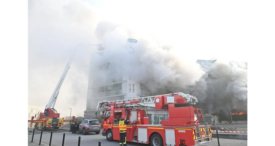 Pompiers en intervention à Evry-Courcouronnes