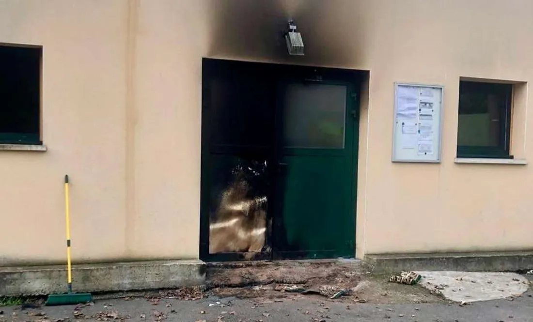 La mosquée d'Amiens incendiée