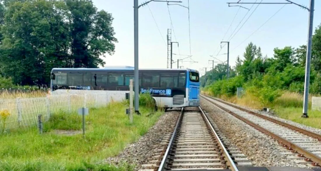 Incident avec un bus sur les rails en Seine-et-Marne