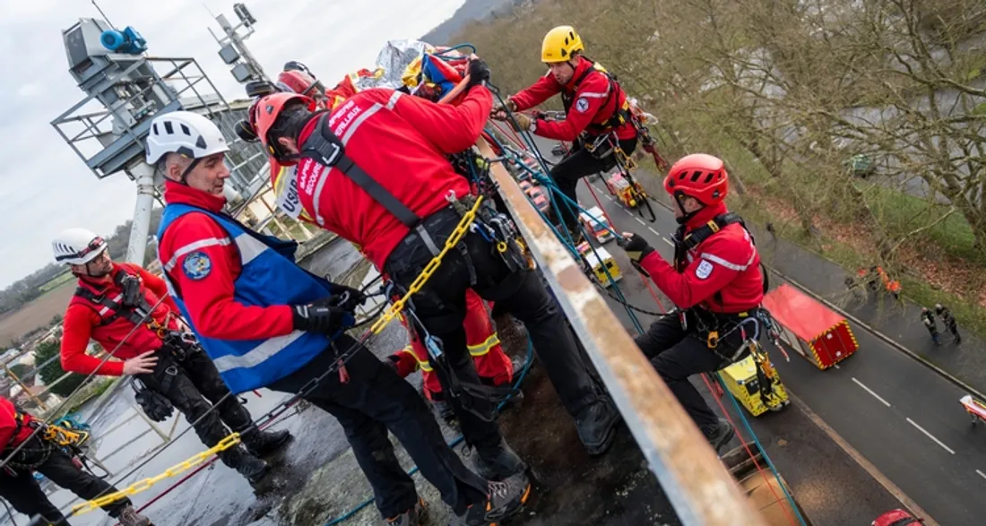 Sauvetage en hauteur à Crécy-la-Chapelle
