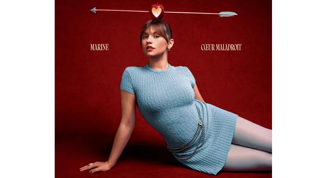 Marine pose en cupidon sur la pochette de la réédition de "Coeur Maladroit"