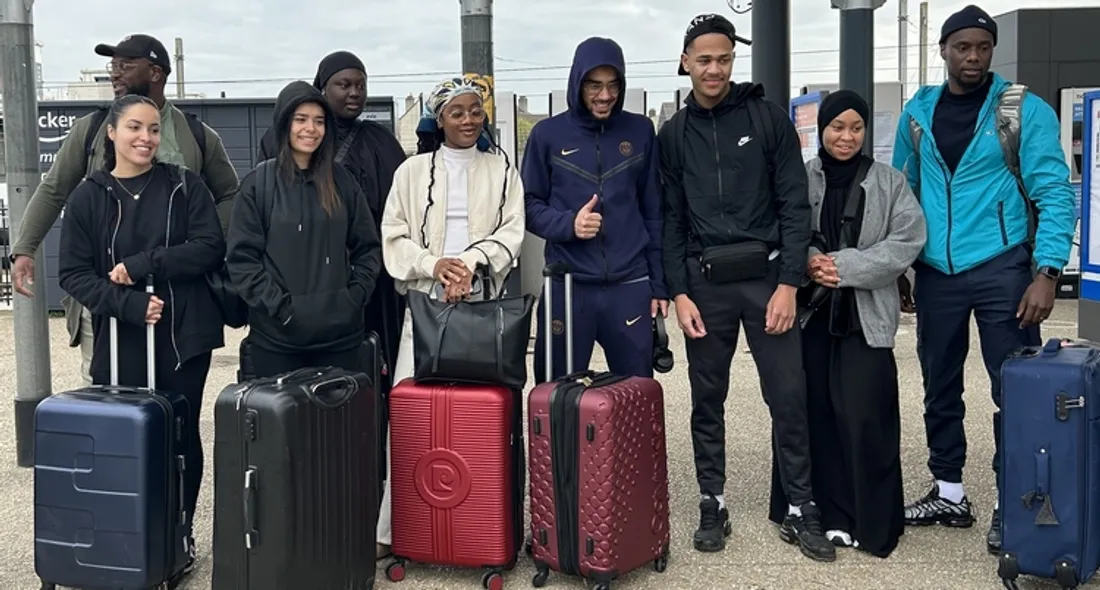 Jeunes en partance pour la Grèce