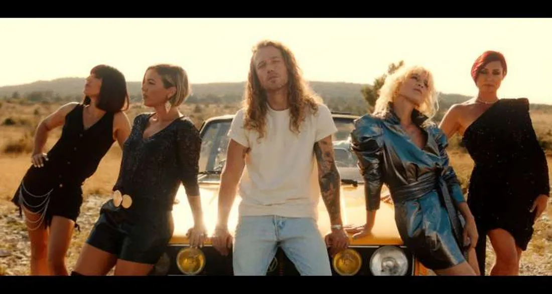 Julien Doré au côté des L5