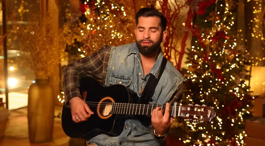 Kendji chante "J'ai changé" en "guitare/voix"