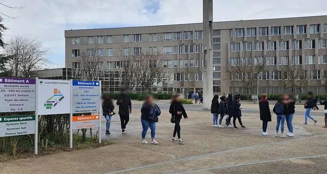 Lycée Robert Doisneau