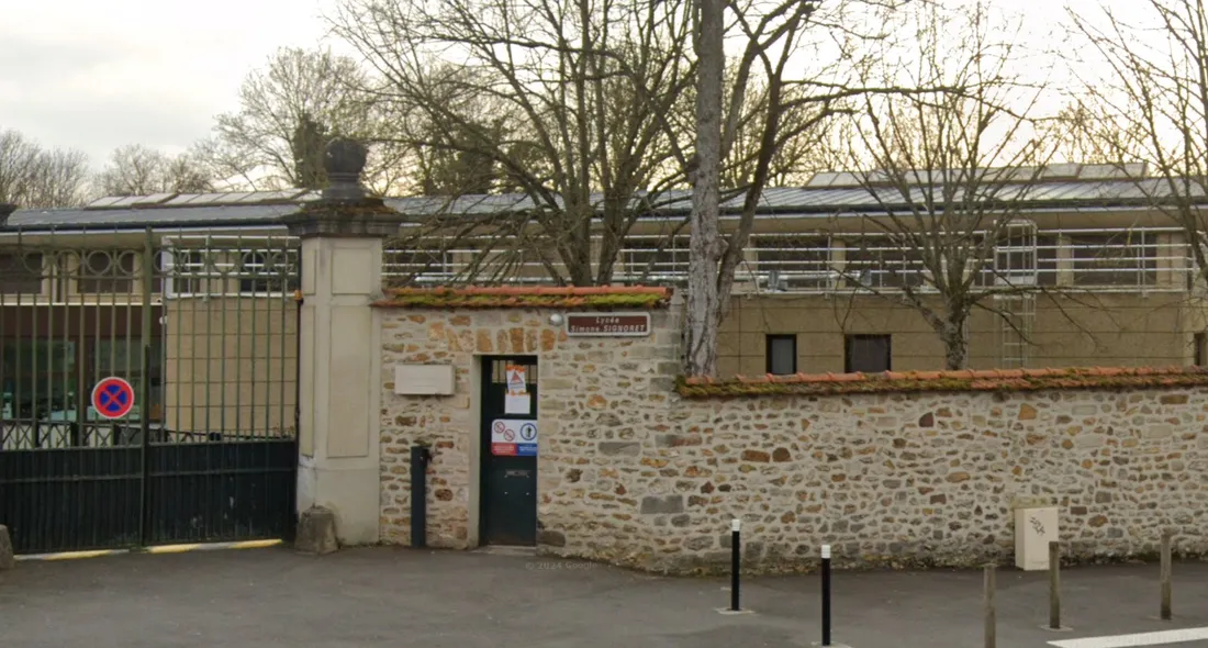 Lycée Simone Signoret à Vaux-le-Pénil