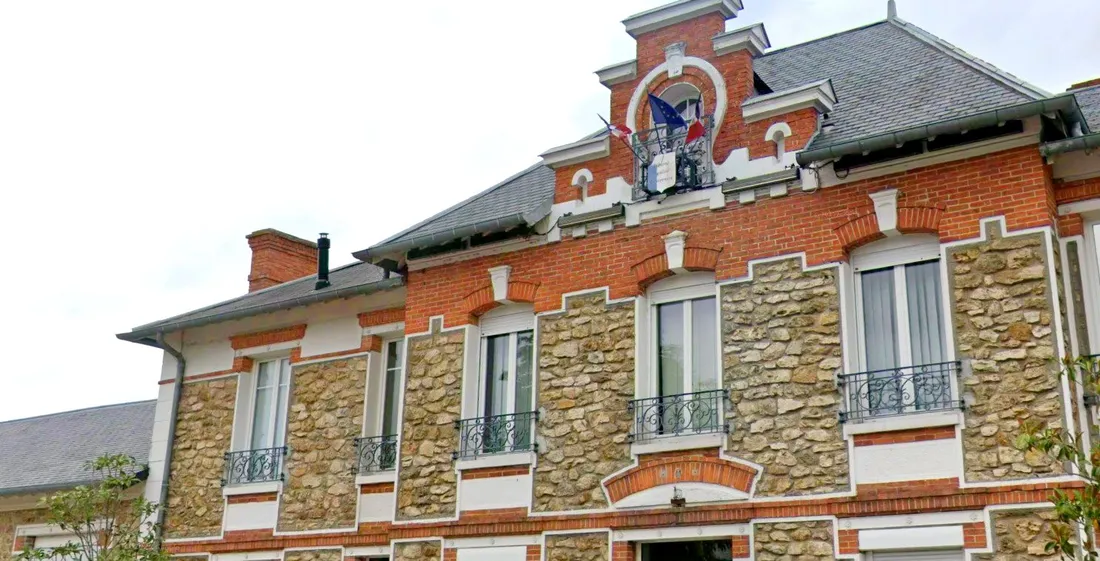 Mairie du Coudray-Montceaux