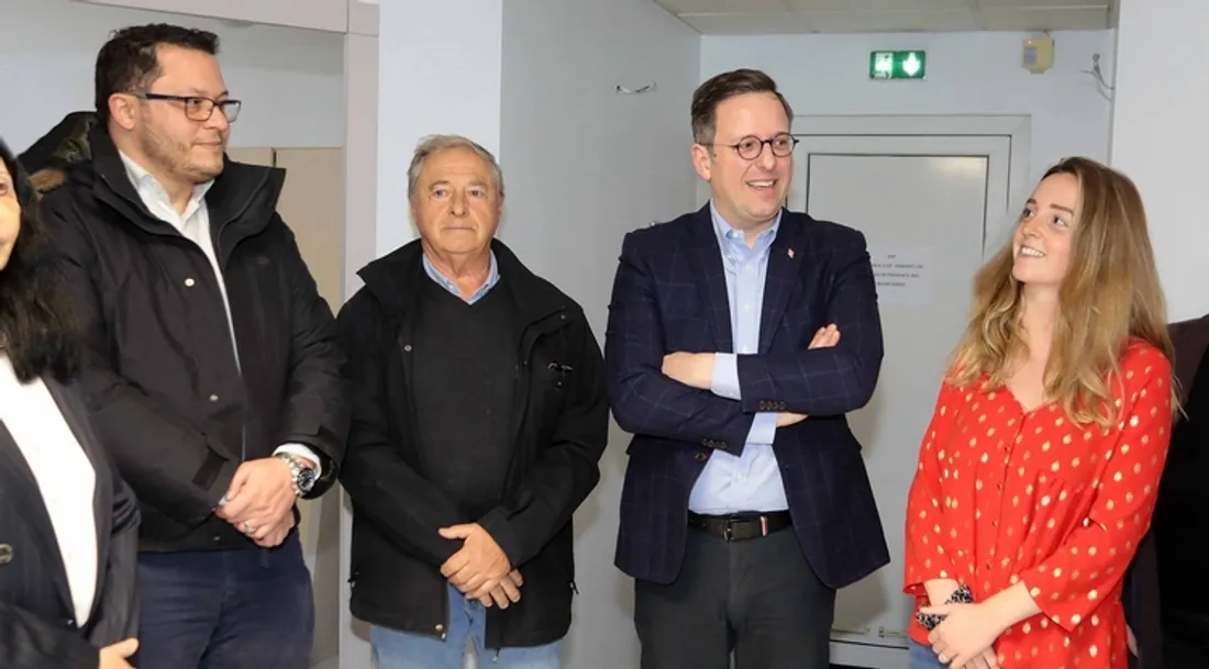 Mohammed Taki Eddine Abbad à gauche, et Marie Duchène-Dambre à droite