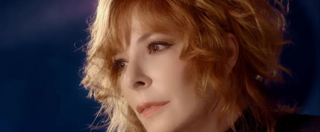 Mylène Farmer dans le clip de Rayon Vert